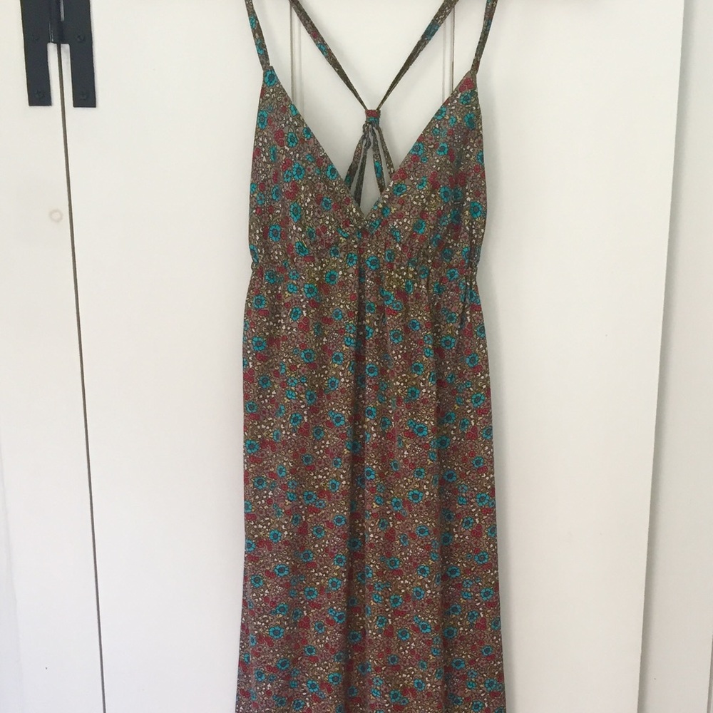 Flowy floral Billabong dress. Size: M.